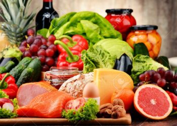 Frutta low carb, ipocalorica: 13 frutti con meno calorie