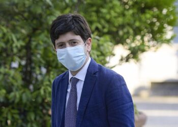 Covid-19, Speranza: “Il lavoro con le Regioni è fondamentale”