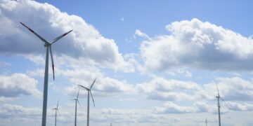 Riparazione pale eoliche in quota: pericoli e difficoltà