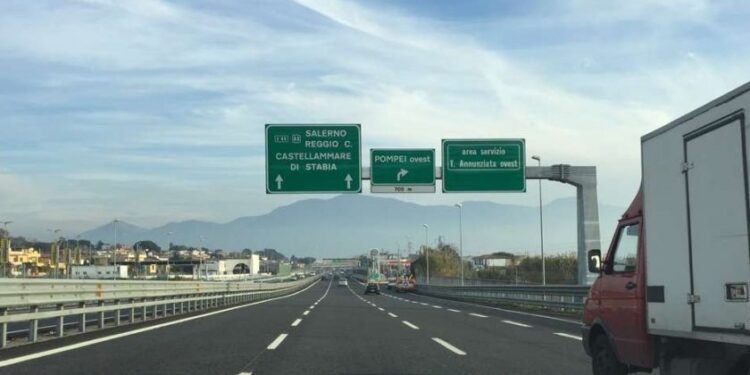 A3 Napoli – Pompei – Salerno: Chiusa l’entrata dello svincolo di Napoli via marina