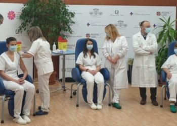 Vaccine day, Speranza: “È il giorno che aspettavamo da tempo. La strada è ancora lunga, ma finalmente abbiamo il vaccino”