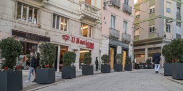 A Cagliari 87 fioriere per abbellire strade e piazze