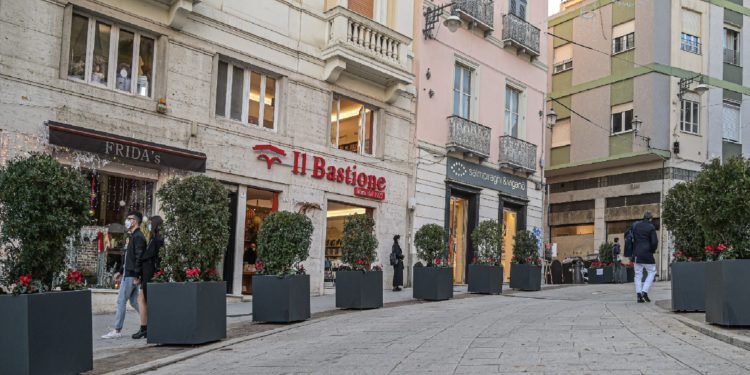 A Cagliari 87 fioriere per abbellire strade e piazze