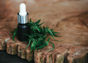 Come utilizzare l’olio di CBD: gli effetti sul corpo e sulla pelle