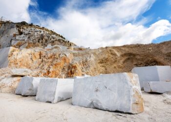 Le varie tipologie di marmo, dal verde di Prato fino al rosso di Sicilia