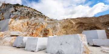 Le varie tipologie di marmo, dal verde di Prato fino al rosso di Sicilia