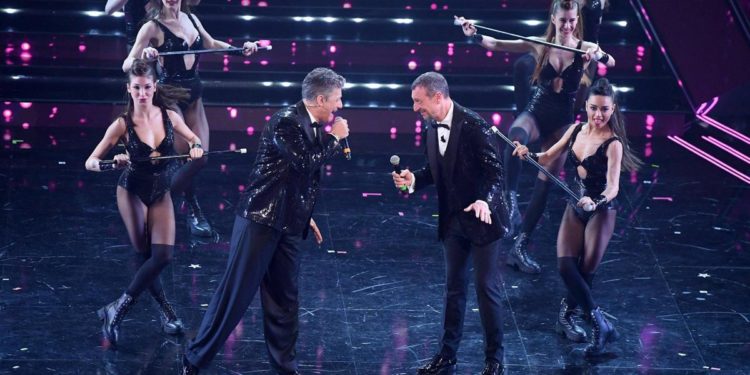 Sanremo 2021, da Ibra e Elodie: il film del Festival di Amadeus e Fiorello