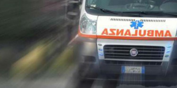 Treviso, 26enne accoltellata in strada: è gravissima