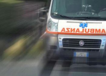 Napoli, bimbo di 3 anni cade dal quarto piano: è vivo