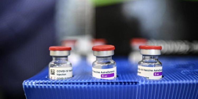 Vaccino covid AstraZeneca, ecco quante dosi per l’Italia