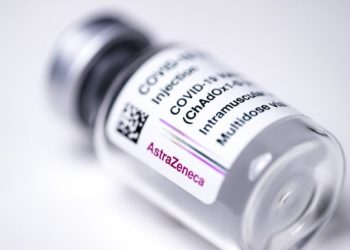 Vaccino AstraZeneca e lotto sospeso, le news di oggi