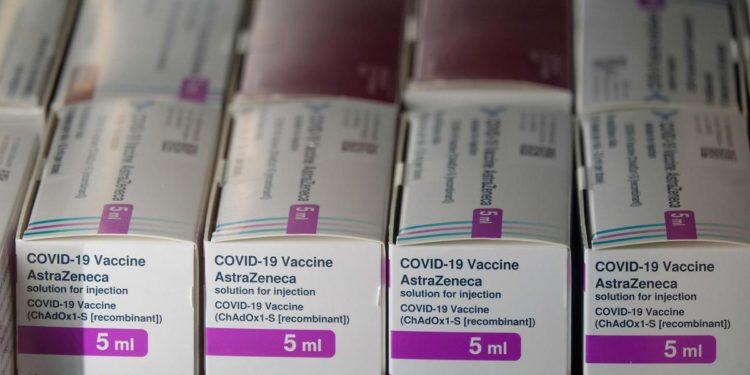 AstraZeneca, Greco (Cts): “Attendiamo responso europeo”