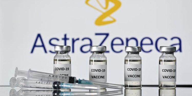 Vaccino Covid AstraZeneca, cosa succede in Italia