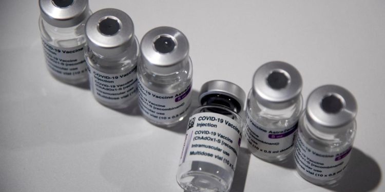 Vaccino Covid AstraZeneca sospeso in Irlanda