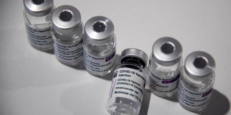 AstraZeneca, solo 70 milioni di dosi vaccino a Ue fino a giugno