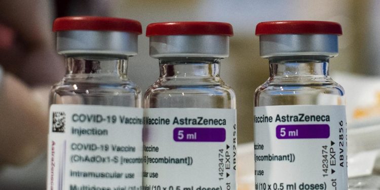 Vaccino AstraZeneca, Ue: “Stop export dosi? Messaggio ad azienda”