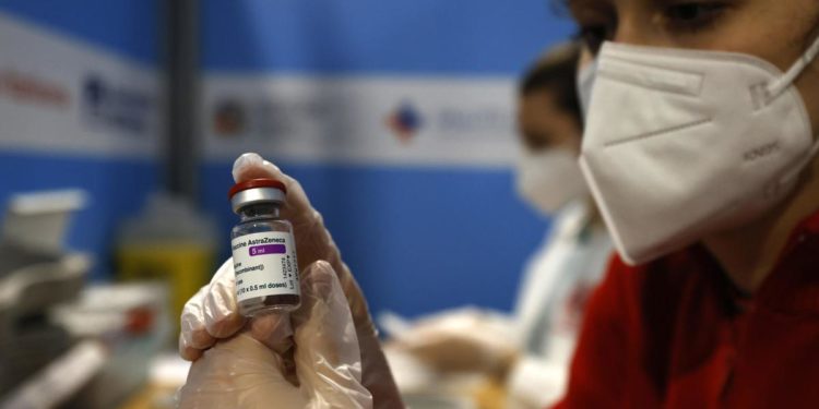 AstraZeneca, Speranza: “Stop vaccino deciso dopo dati Germania”