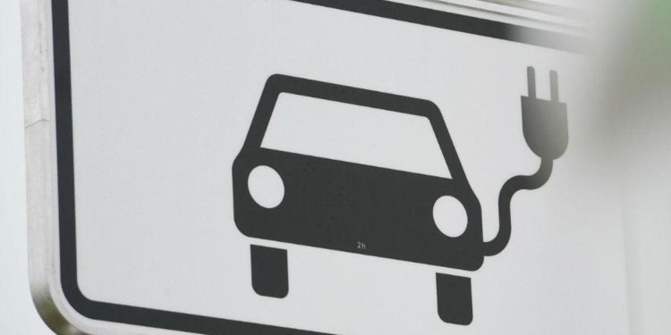 Auto elettrica, sbloccato il bonus: ecco come funziona