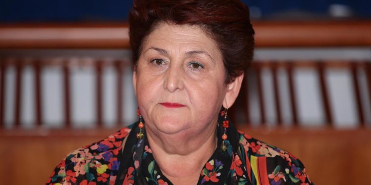 Italia Viva, tweet sulle ‘renziane’: ira Bellanova