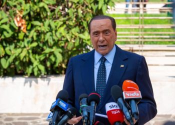 Berlusconi ‘Paperone’ in Parlamento: reddito, quanto guadagna
