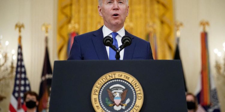 Usa, Biden ‘festeggia’ primi 50 giorni con approvazione piano anti Covid