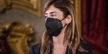 Maria Elena Boschi in procura: “Stalker mi perseguita”