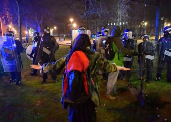 Covid, proteste anti lockdown a Bristol: 14 arresti
