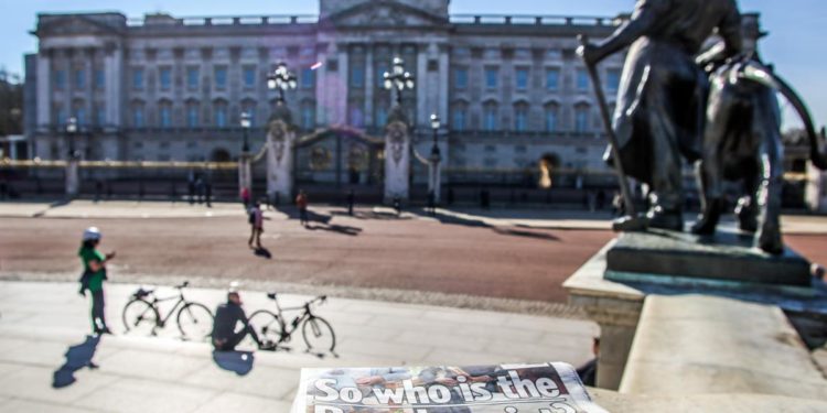 Meghan, Harry e l’intervista da Oprah: Regina “rattristata”