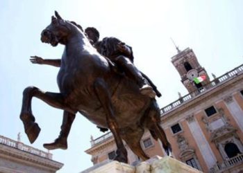 Roma, compagna Lemmetti si dimette