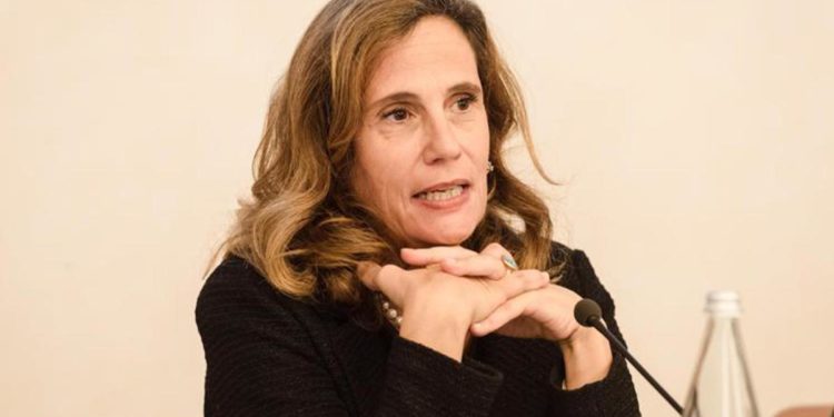 Covid, Ilaria Capua: “Virus non andrà via nemmeno con vaccino”