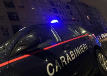Gli rubano Rolex, li insegue in auto e li sperona: 2 rapinatori morti
