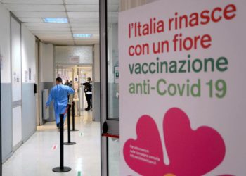 Piano vaccini, oggi il vertice governo-Regioni