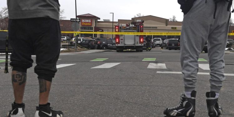 Sparatoria Colorado, “colpite persone in fila per vaccino”