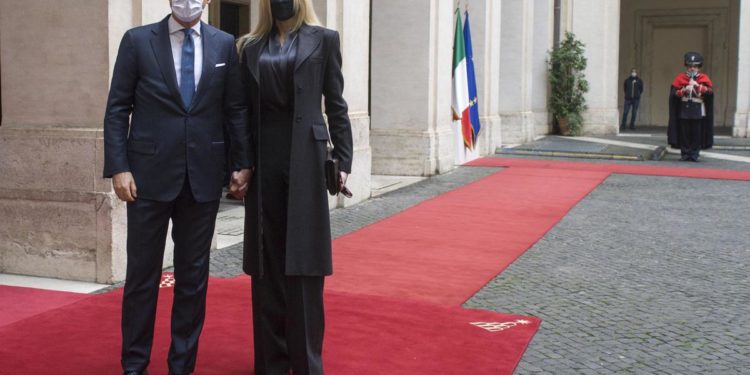 Conte, la compagna e la scorta: tribunale ministri archivia inchiesta
