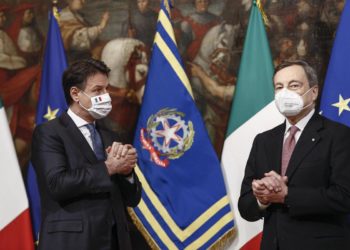 Sondaggi politici: Draghi e Conte leader più apprezzati