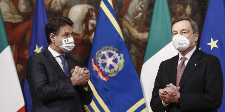 Sondaggi politici: Draghi e Conte leader più apprezzati