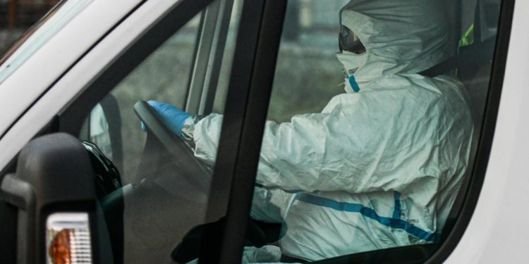 Covid Lazio, oggi 1.793 contagi e 15 morti. A Roma 700 casi