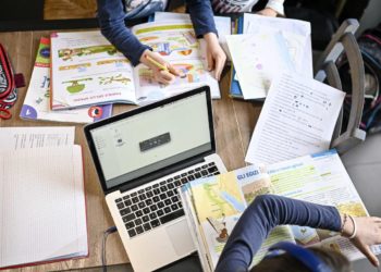 Tutta Italia zona rossa e arancione, 8 studenti su 10 in Dad