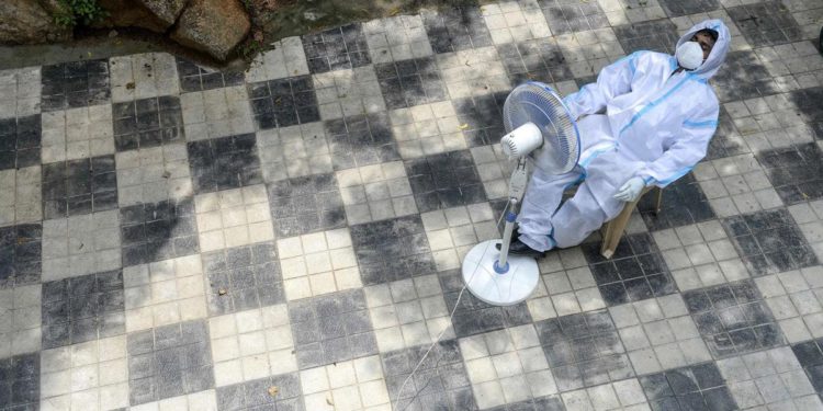 Covid, quasi 600mila casi nel mondo nelle ultime 24 ore