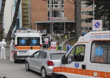 Campania zona rossa, 2.644 nuovi contagi e 29 morti: bollettino