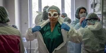 Covid Russia, oltre 9.800 casi e 460 morti: bollettino 18 marzo