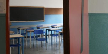 Covid Puglia, scuole chiuse da venerdì in province Bari e Taranto