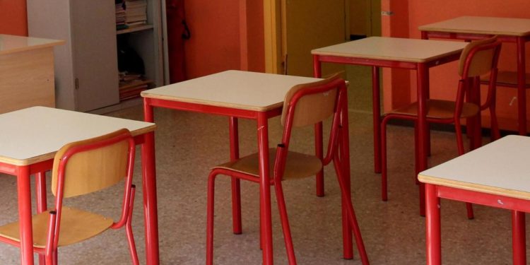 Sicilia zona gialla, ma scuole chiuse in 14 comuni