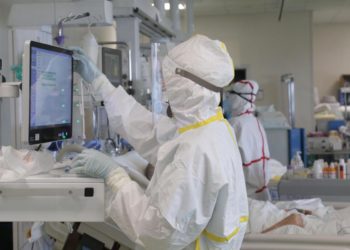 Covid Italia, Locatelli: “Siamo a ridosso del picco”