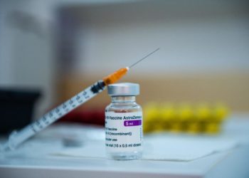 AstraZeneca ritarda consegna vaccino, Ue in pressing