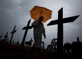Covid Brasile, 1.972 morti in un giorno: mai così tanti