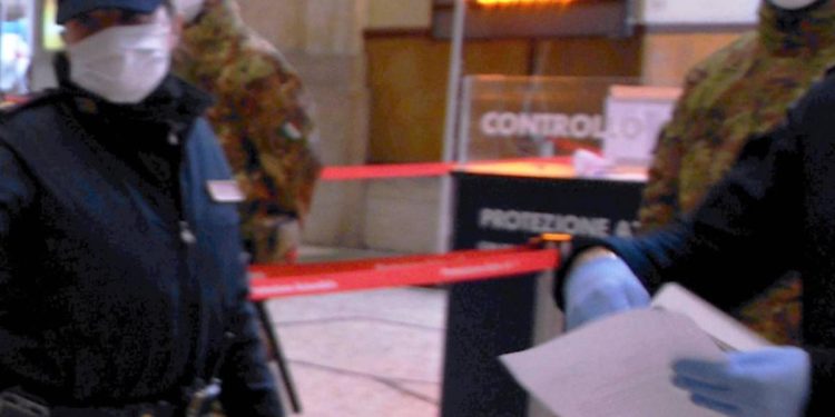 Covid, multato per autocertificazione falsa: giudice lo assolve