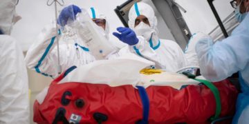 Covid, in Francia isolata nuova variante bretone