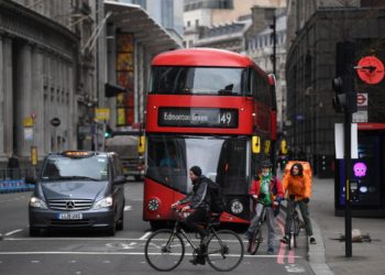 Covid Gb, “non escludiamo altri lockdown in futuro”