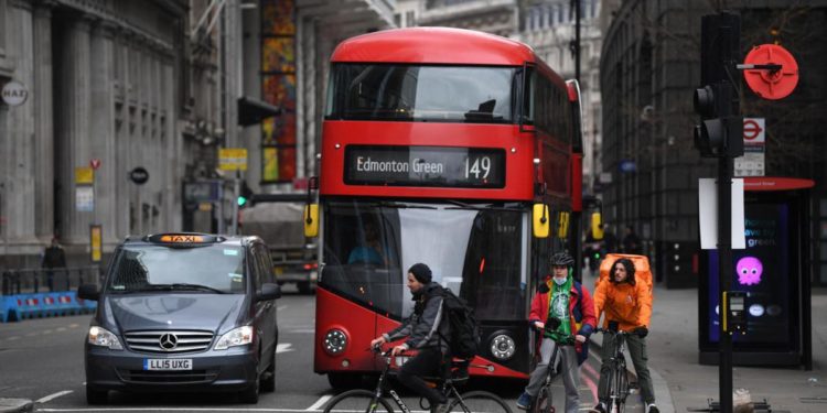 Covid Gb, “non escludiamo altri lockdown in futuro”